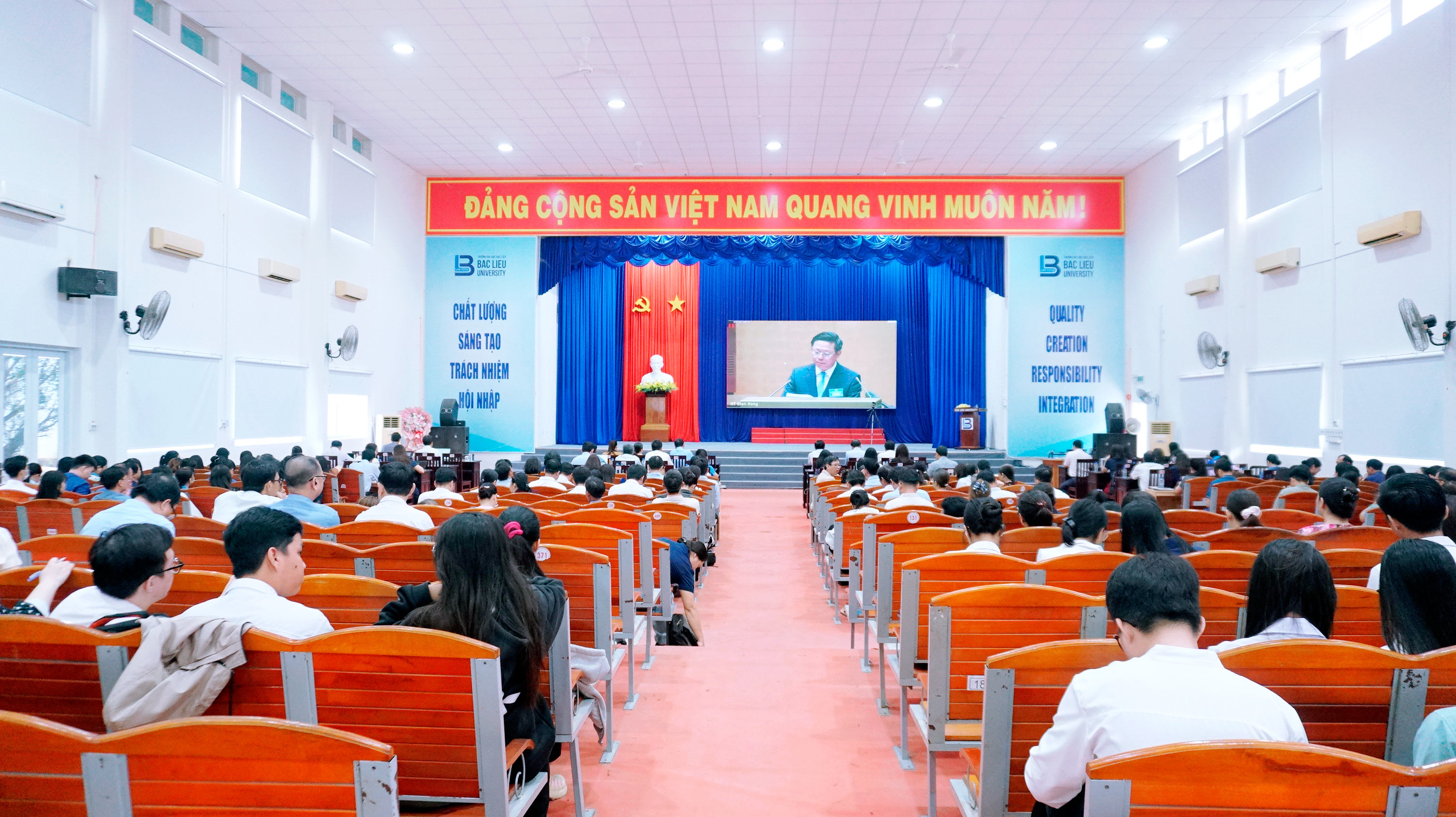 Trường Đại học Bạc Liêu tham dự Hội nghị toàn quốc nghiên cứu, học tập, quán triệt và triển khai thực hiện các nghị quyết, kết luận của Trung ương